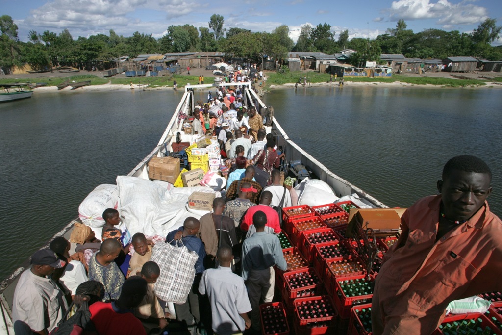 Tansania Lake Vicroria Cargo-Schiff