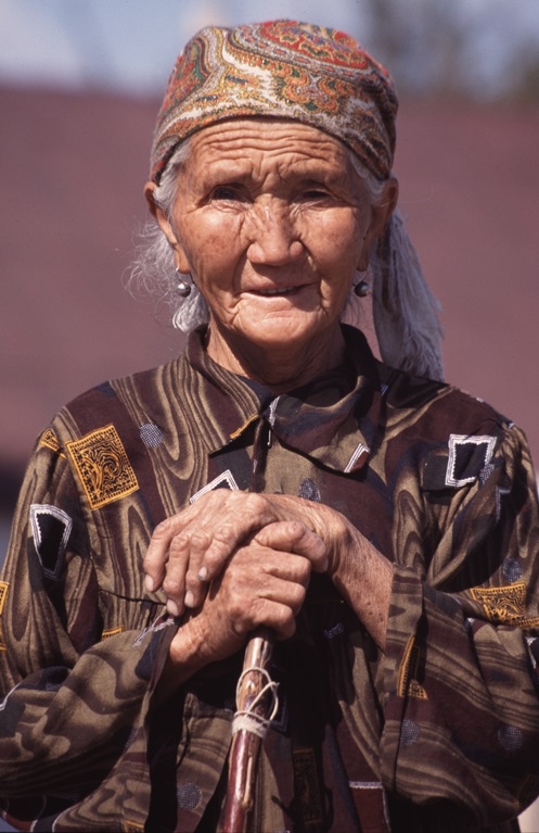 Fotografie Marc Keller Portraits Frau Landarbeiterin Kirgistan